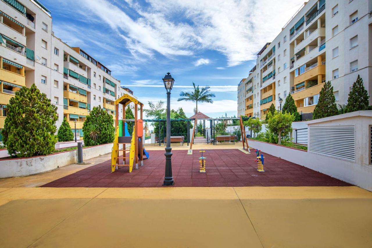 Apartment Elegant In With Sea And Mountain View. Marbella
