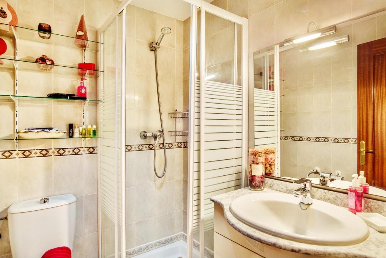 Elegant In With Sea And Mountain View. Apartment *