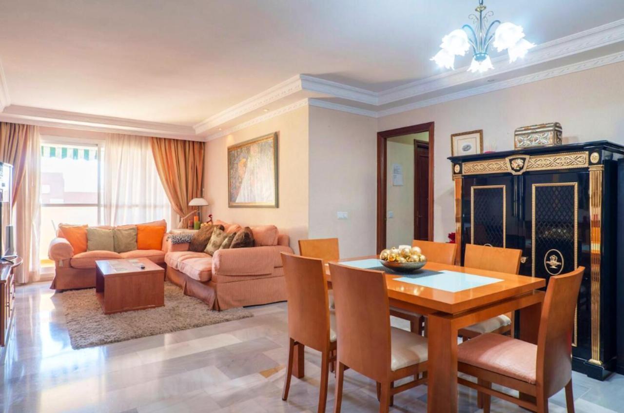 Apartment Elegant In With Sea And Mountain View. Marbella